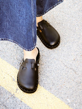 RIVA VEGAN STUDS BLACK