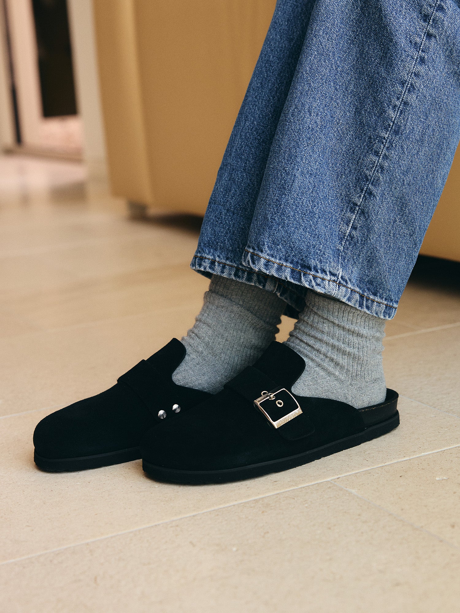 IZAR VELOUR BLACK