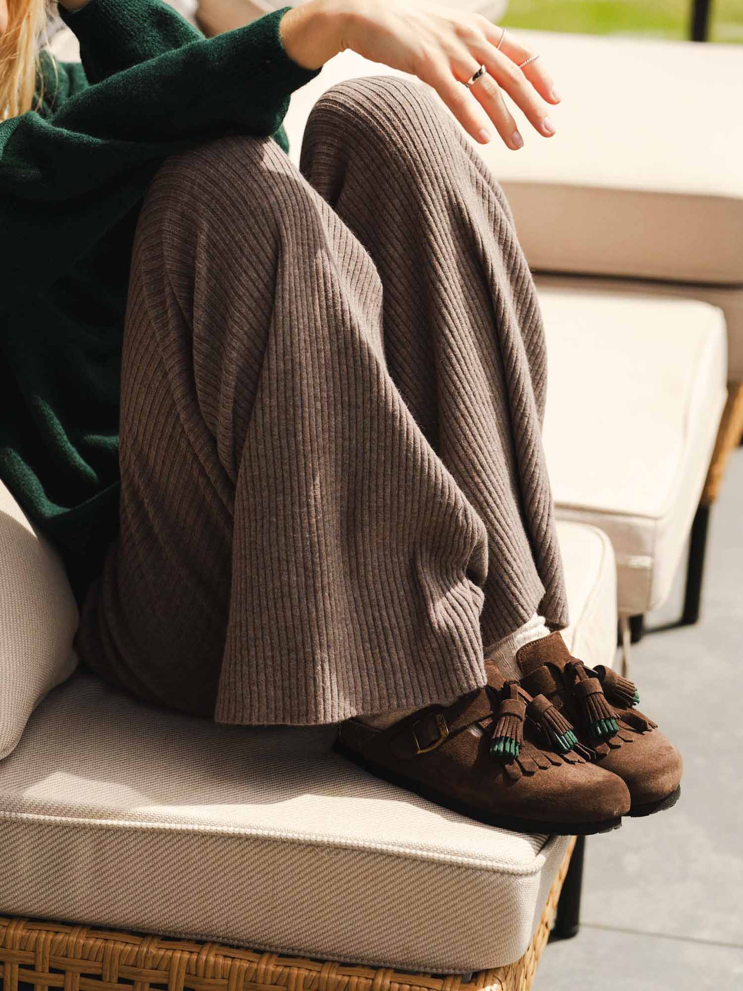 Zueco Bora Velour Brown con plantilla anatómica de corcho y foam Genuins